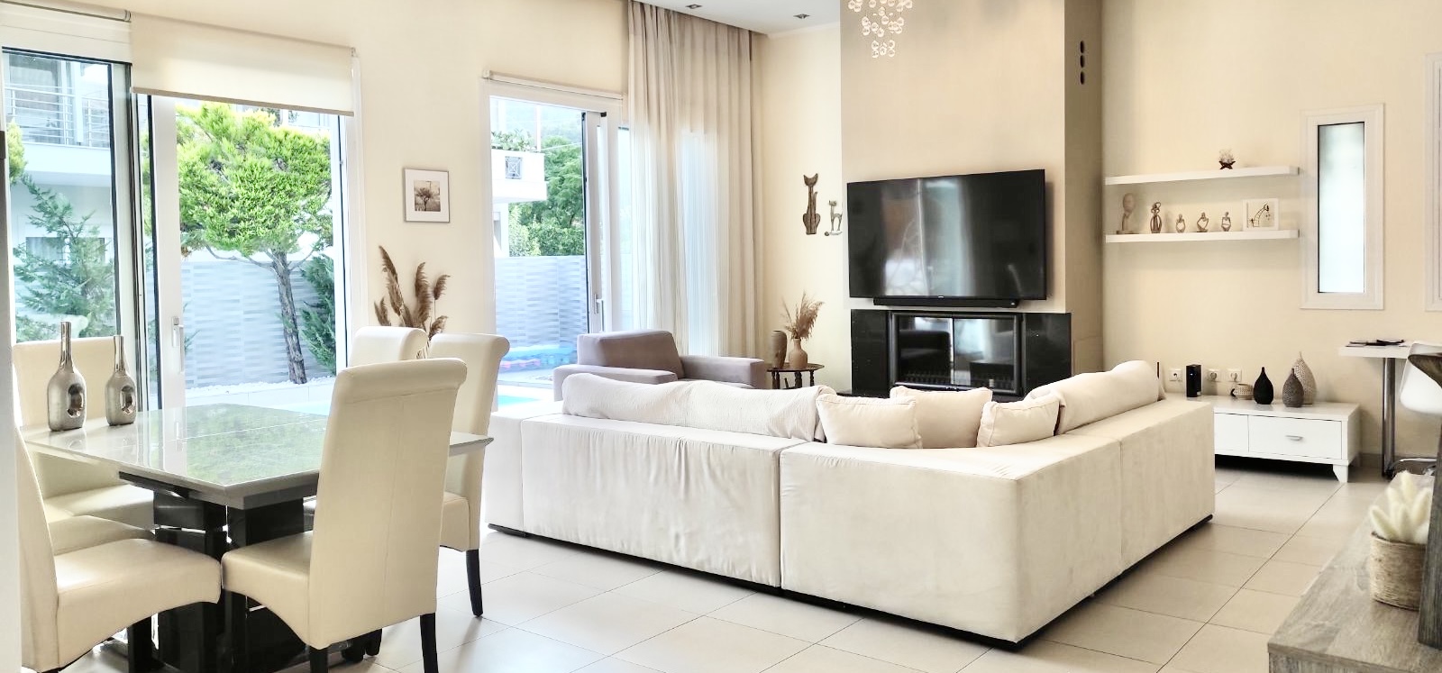 Luxury Villa in Skiathos Town with pool